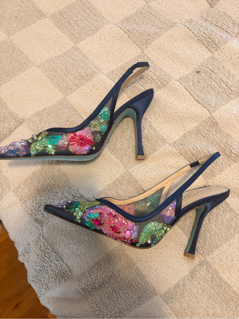 NWT Betsey Johnson Eddie Multicolor Floral Beaded Pointed Slingback Heels - Picture 2 of 4